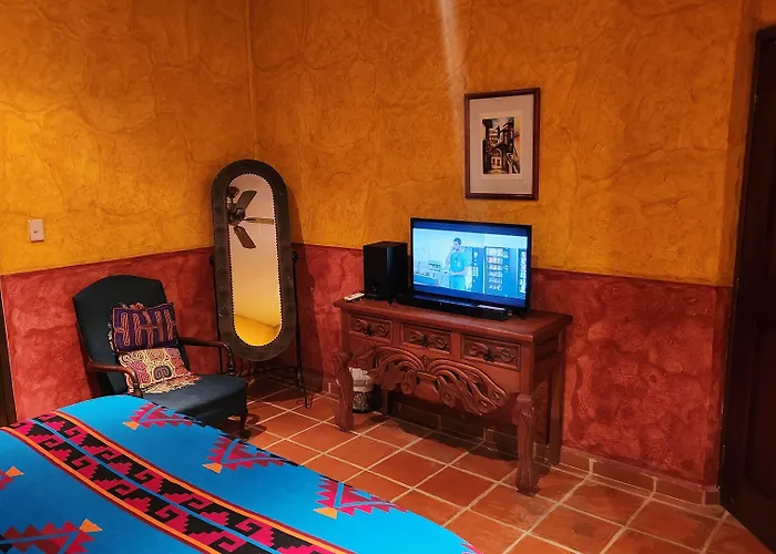 Casa Colonial *